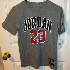 Air Jordan Boys Short Sleeve T-Shirt Size Large Carbon Heather New with Tags